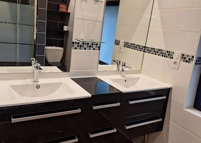 Maison Cosy Au Calme Avec Jardin Clos Sans Vis A Vis, Proche De Vichy, Clermont-ferrand, Riom, Holiday home Saint-Andre-le-Coq