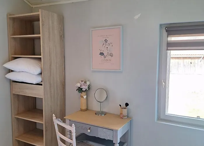 Holiday home Maison Cosy Au Calme Avec Jardin Clos Sans Vis A Vis, Proche De Vichy, Clermont-ferrand, Riom, Saint-Andre-le-Coq