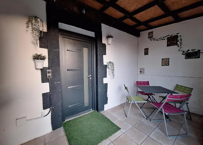 Maison Cosy Au Calme Avec Jardin Clos Sans Vis A Vis, Proche De Vichy, Clermont-ferrand, Riom, Holiday home Saint-Andre-le-Coq